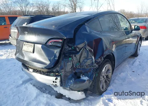 2024 Tesla Model Y Long Range Dual Motor All-Wheel Drive from USA, damaged, VIN 7SAYGDEE0RA268247